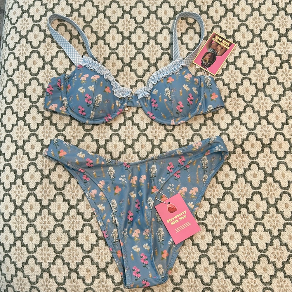 Strawberry Milk Mob Brad’s Favorite Top & Bottom